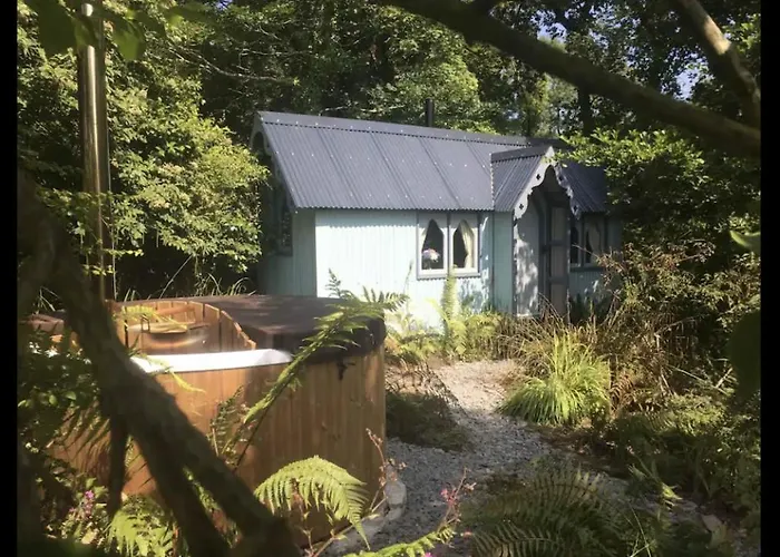Magical Tabernacle In A Beautiful Setting With Hot Tub