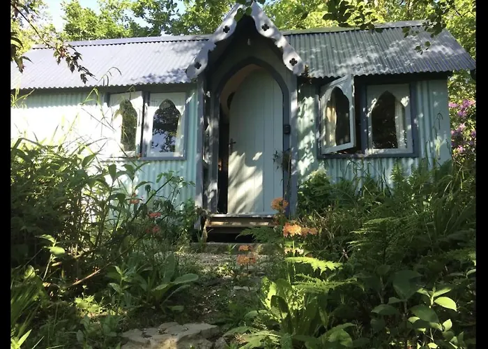Magical Tabernacle In A Beautiful Setting With Hot Tub
