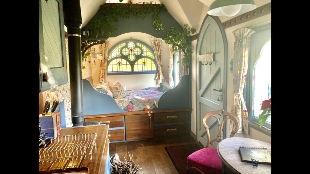 Magical Tabernacle In A Beautiful Setting With Hot Tub