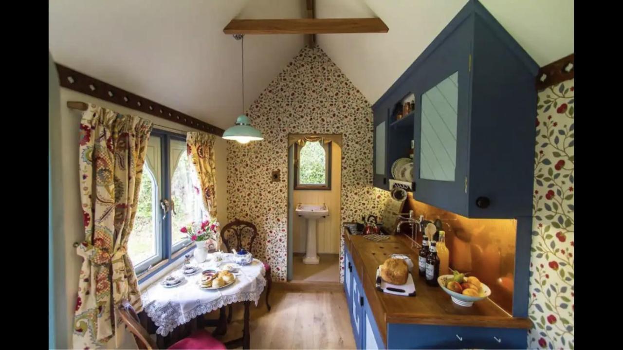 Lodge Magical Tabernacle In A Beautiful Setting With Hot Tub Bude